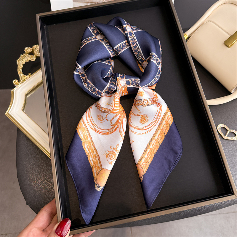 Scarf Silk Square - Foulard carré en soie bleu classique