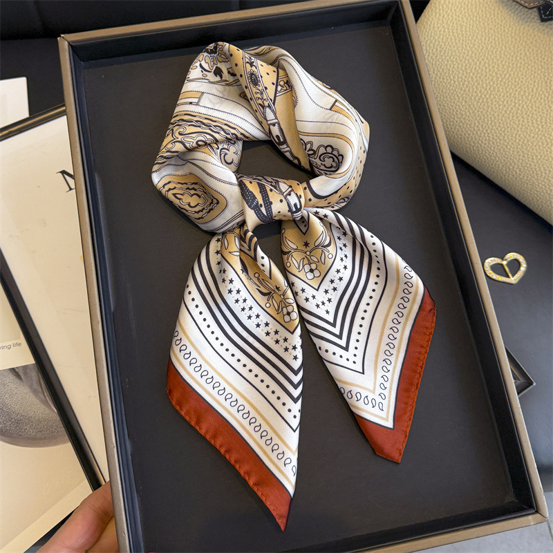 Nouvelle écharpe carrée en soi - Scarf Silk Square avis et prix